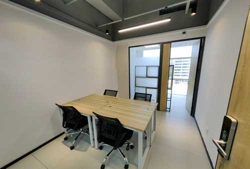 白山停车场用阳光板